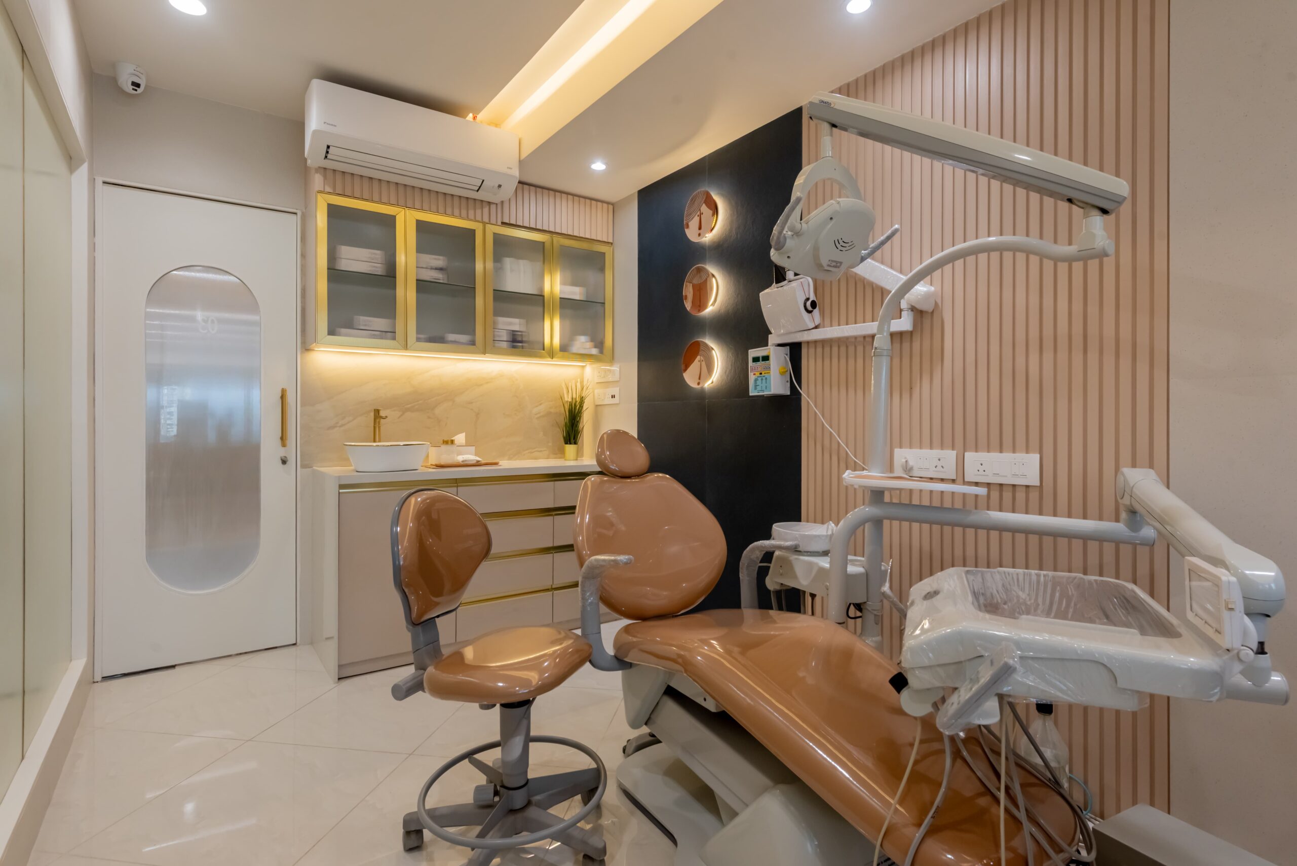 Modern treatment room at Loop Dental in Chembur